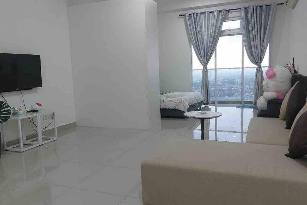 Apartment Balcony With Wifi Smart Tv @ Twin Galaxy Near Ksl/ciq Johor Bahru